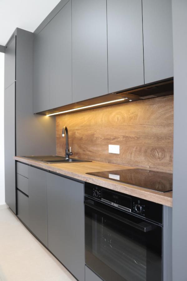 נייביצה Brand New Apartment With Private Pool מראה חיצוני תמונה