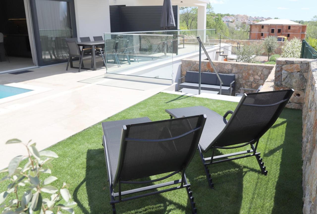 נייביצה Brand New Apartment With Private Pool מראה חיצוני תמונה